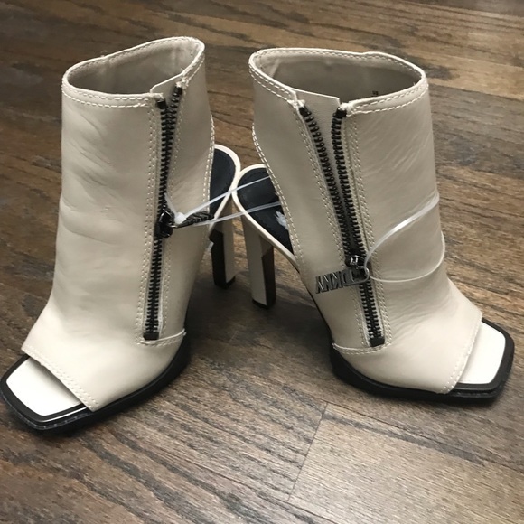 DKNY WOMEN MALIA SQUARE TOE ZIP SHOES. NEVER WORN . CLASSY & STYLISH, SIZE 11 - Picture 8 of 9